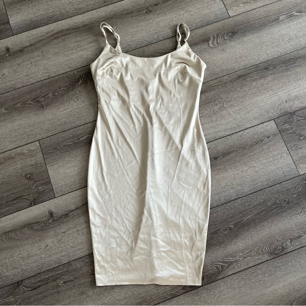 Slipping through satin midi dress size XL - Picture 2 of 6